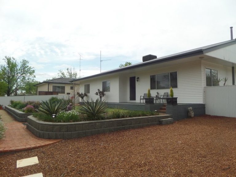 25-27 Frederica Street, Narrandera NSW 2700 - McGrath Riverina