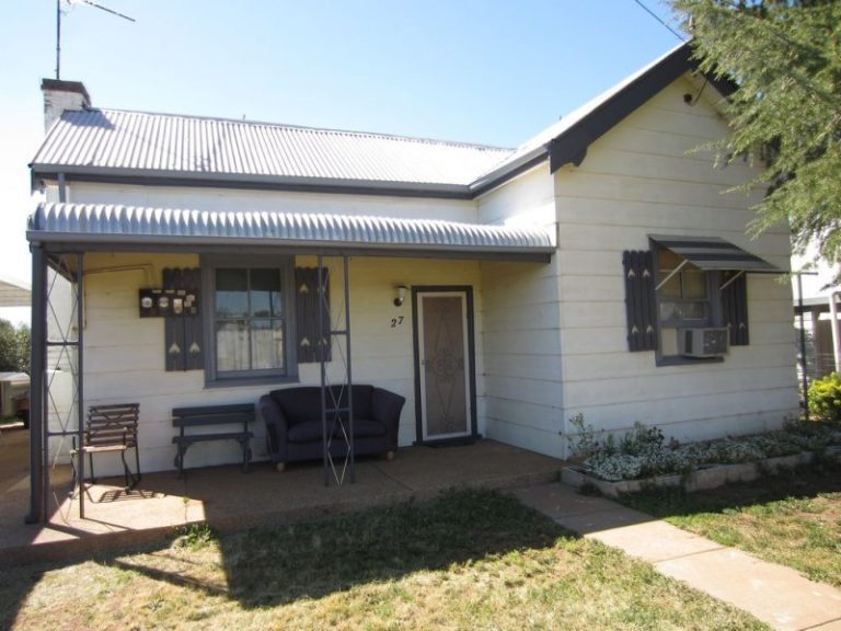 27 Coolamon Street, Ariah Park