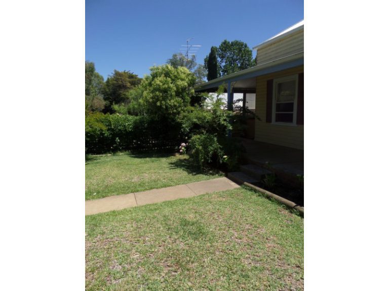 161 Larmer Street, Narrandera NSW 2700 - photo 3