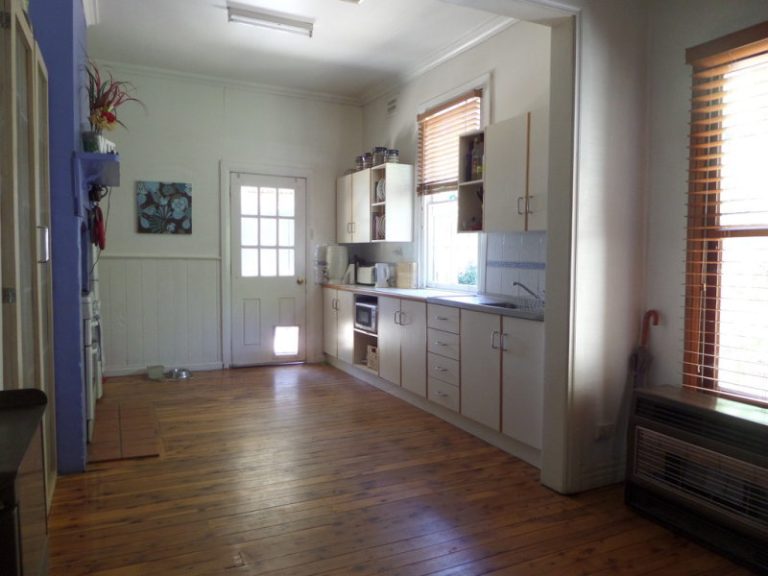 161 Larmer Street, Narrandera NSW 2700 - photo 6