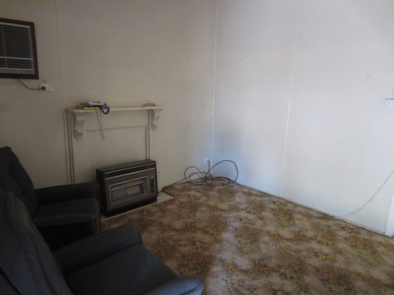 182 Camp Street, Temora NSW 2666 - photo 2