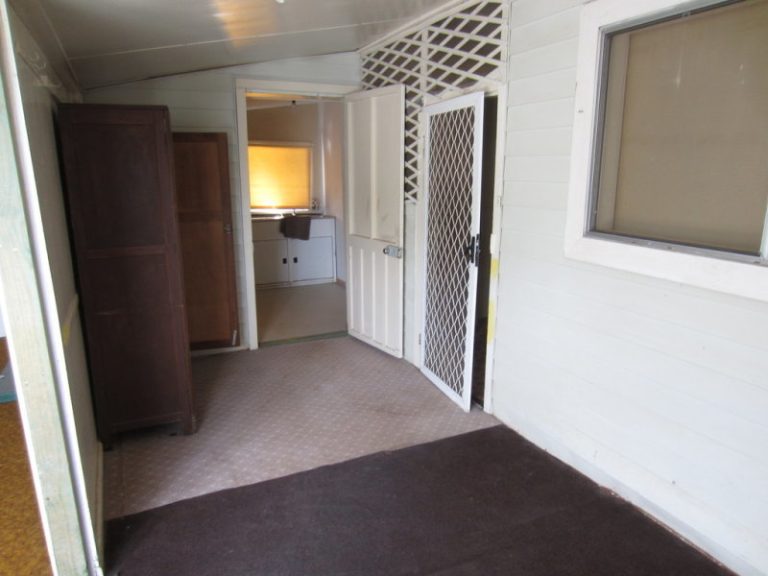182 Camp Street, Temora NSW 2666 - photo 14