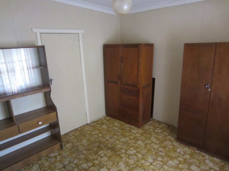 182 Camp Street, Temora NSW 2666 - photo 6