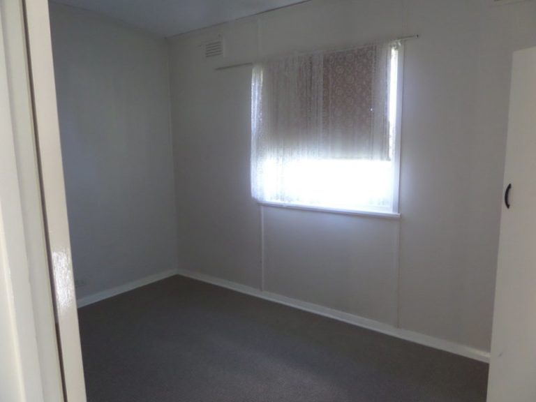 27 Riverine Street, Narrandera NSW 2700 - photo 11