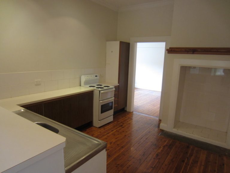 136 DeBoos Street, Temora NSW 2666 - photo 20