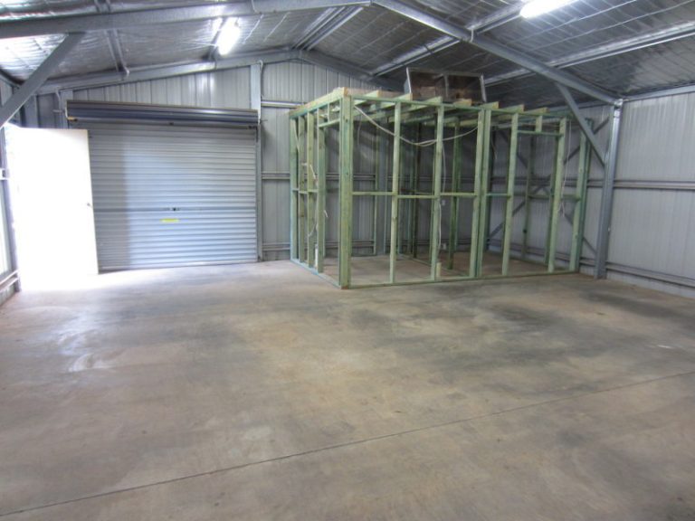 136 DeBoos Street, Temora NSW 2666 - photo 6