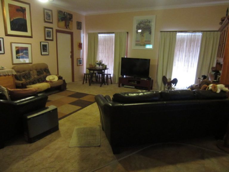 105 Aurora Street, Temora NSW 2666 - photo 12
