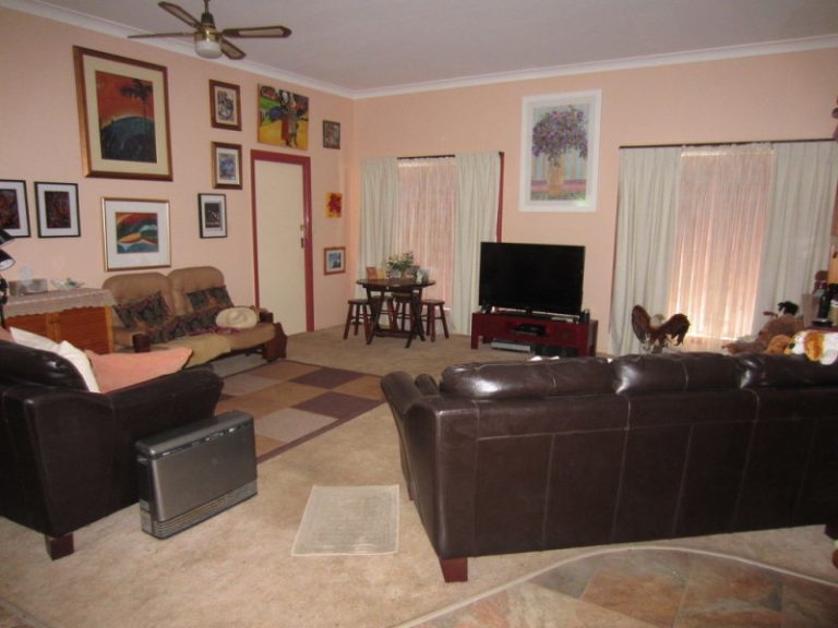 105 Aurora Street, Temora NSW 2666 - photo 13