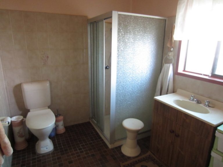 105 Aurora Street, Temora NSW 2666 - photo 15