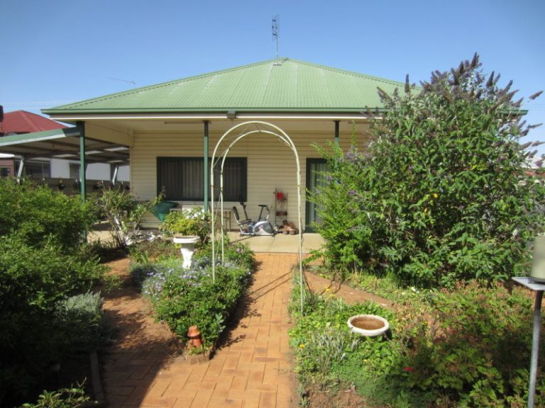 105 Aurora Street, Temora NSW 2666 - photo 23