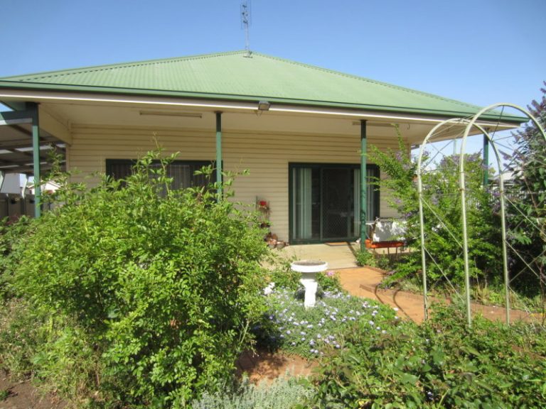105 Aurora Street, Temora NSW 2666 - photo 24