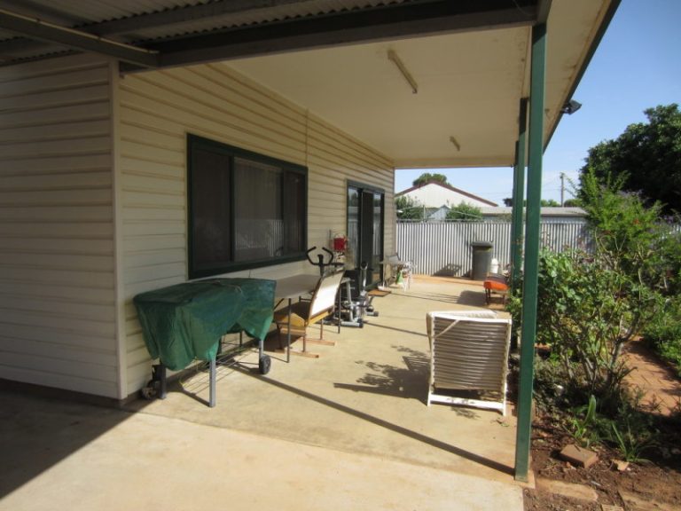 105 Aurora Street, Temora NSW 2666 - photo 25