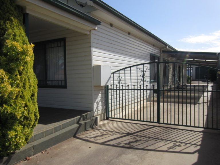 105 Aurora Street, Temora NSW 2666 - photo 31