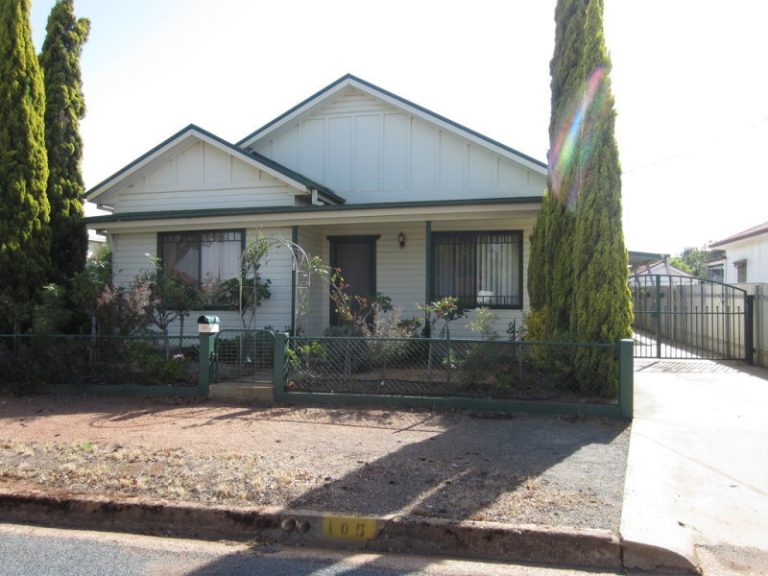 105 Aurora Street, Temora NSW 2666 - photo 32