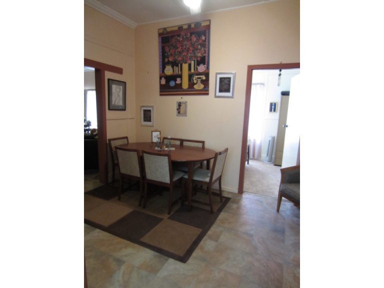 105 Aurora Street, Temora NSW 2666 - photo 9