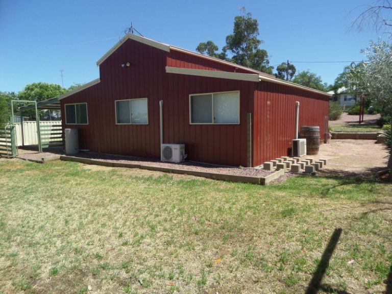 18 Frank Street, Narrandera NSW 2700 - photo 3