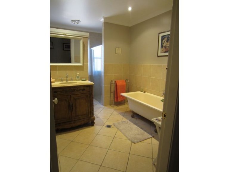 141 Victoria Street, Temora NSW 2666 - photo 14