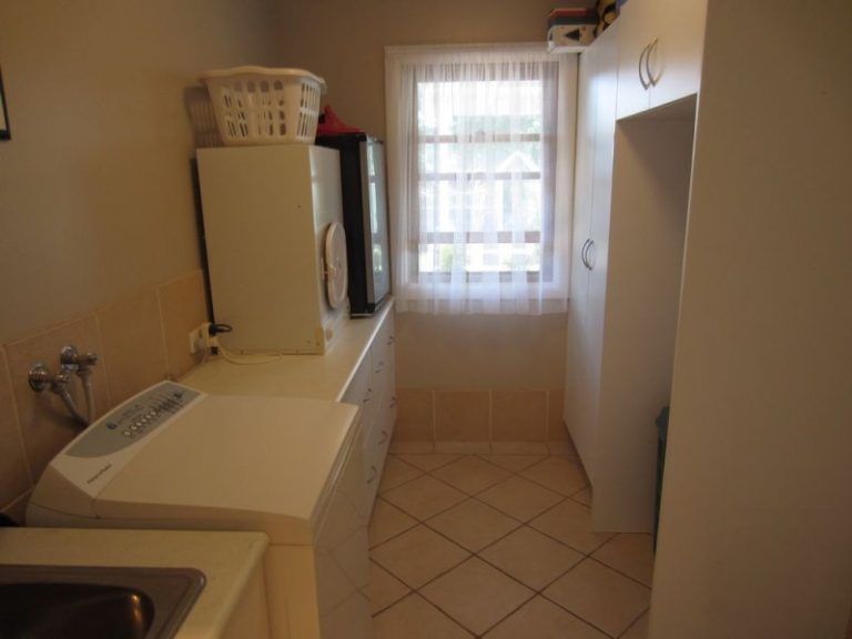 141 Victoria Street, Temora NSW 2666 - photo 19
