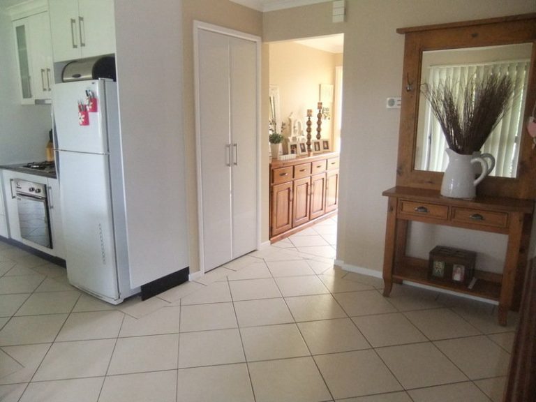 9 Wellingham Place, Temora NSW 2666 - photo 4