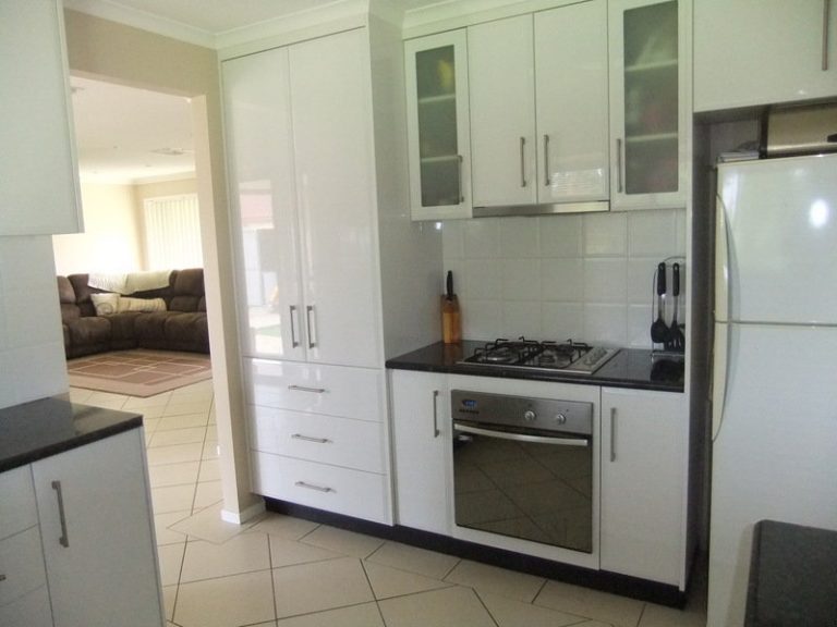 9 Wellingham Place, Temora NSW 2666 - photo 7