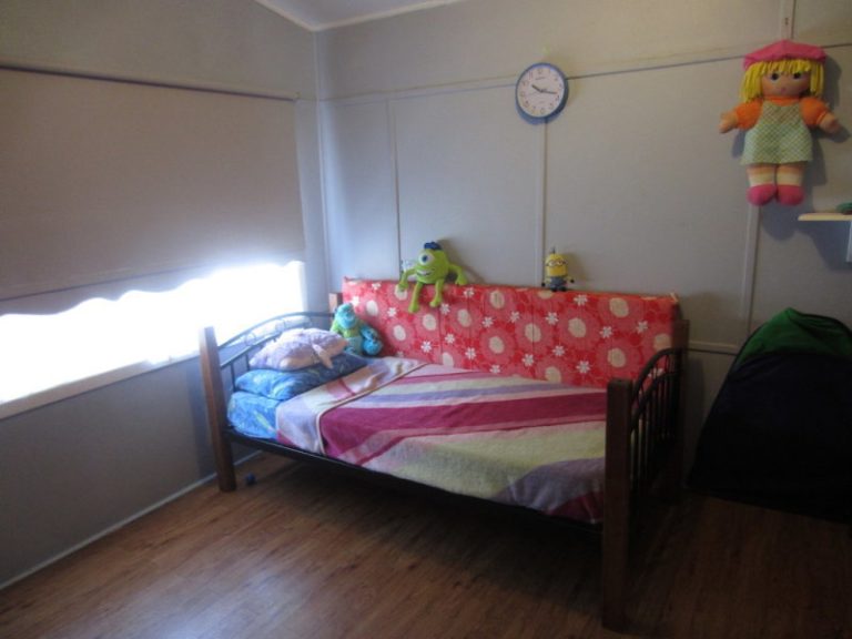 162 Sharpe Street, Temora NSW 2666 - photo 11