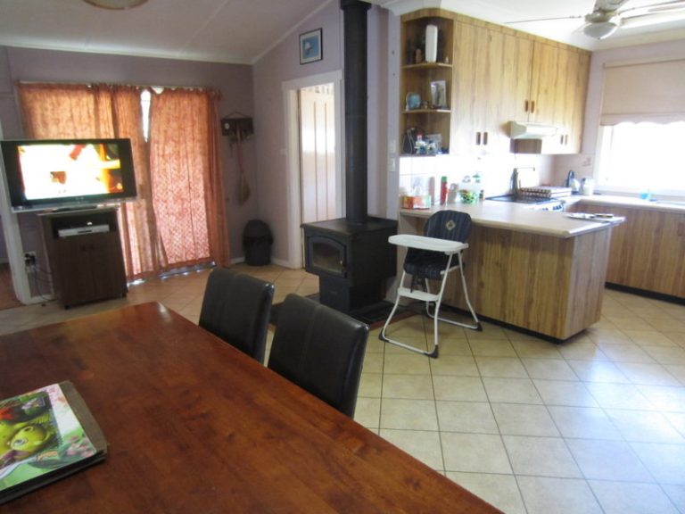 162 Sharpe Street, Temora NSW 2666 - photo 14