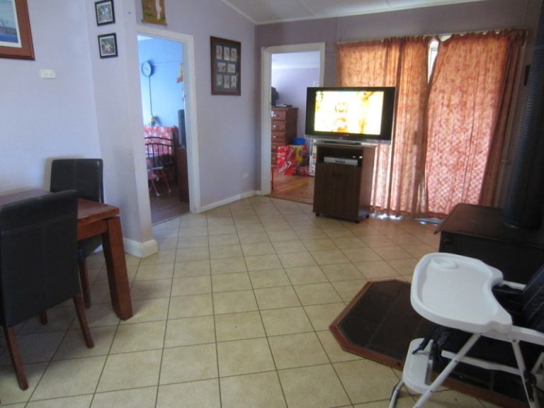 162 Sharpe Street, Temora NSW 2666 - photo 15