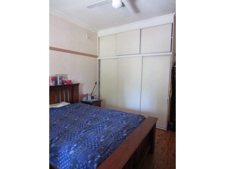 162 Sharpe Street, Temora NSW 2666 - photo 8
