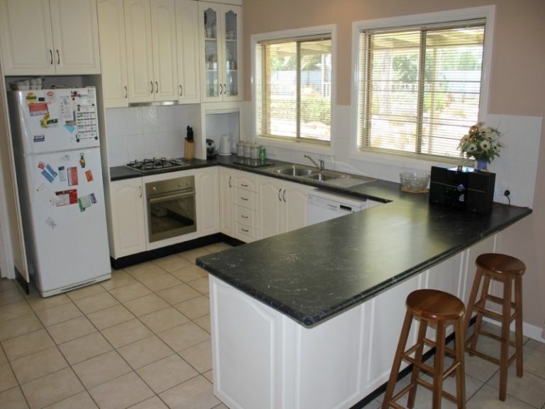 59 Bartondale Road, Temora NSW 2666 - photo 3