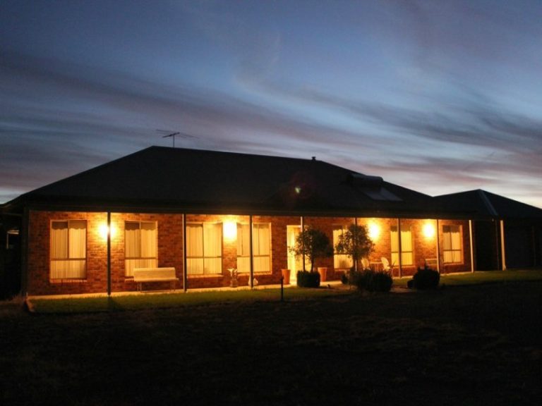 59 Bartondale Road, Temora NSW 2666 - McGrath Riverina