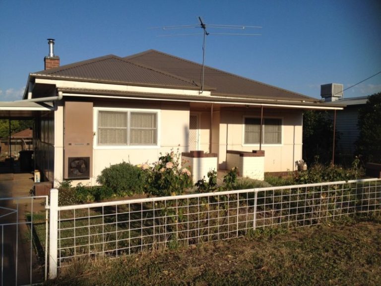 76 Haig Street, Temora NSW 2666 - photo 2
