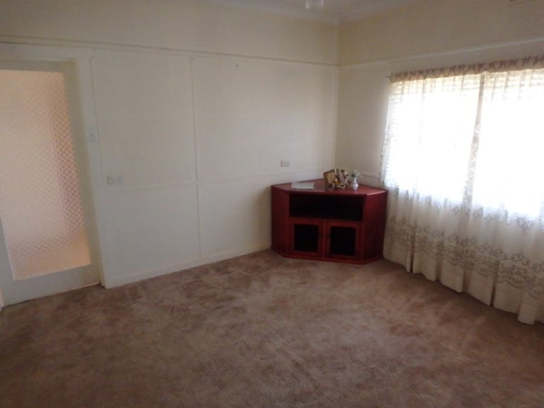 76 Haig Street, Temora NSW 2666 - photo 5
