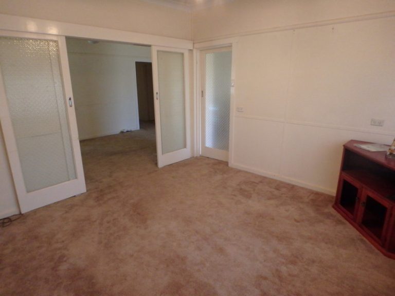 76 Haig Street, Temora NSW 2666 - photo 6
