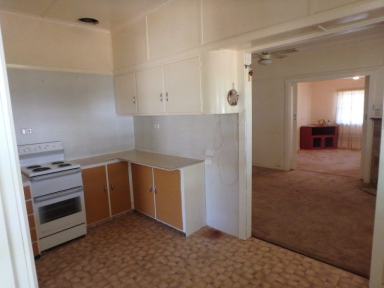 76 Haig Street, Temora NSW 2666 - photo 8