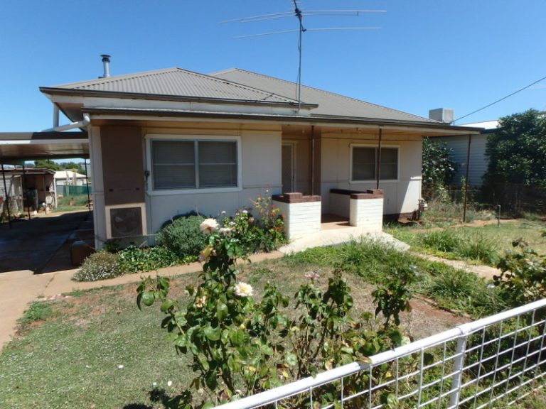 76 Haig Street, Temora NSW 2666 - McGrath Riverina