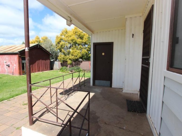 127 Vesper Street, Temora NSW 2666 - photo 15