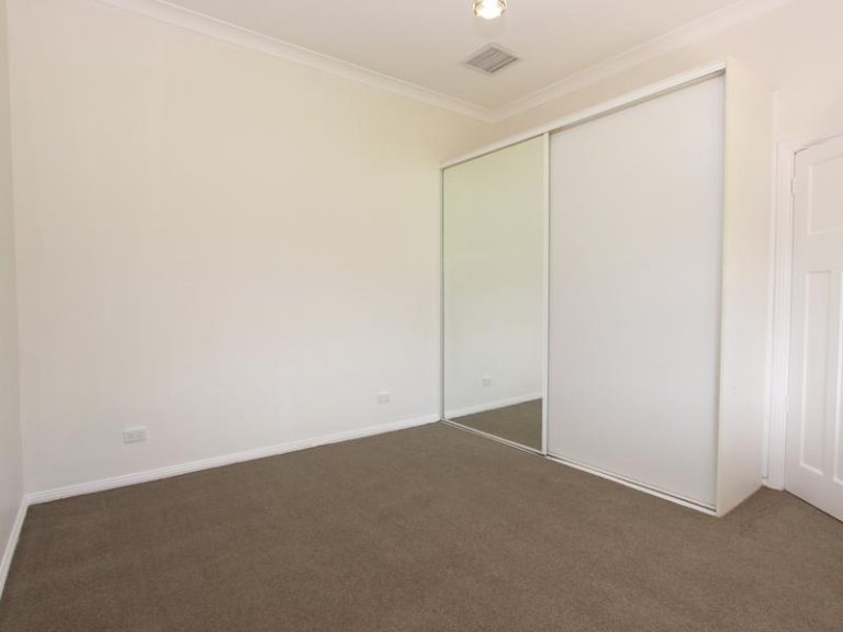 127 Vesper Street, Temora NSW 2666 - photo 3