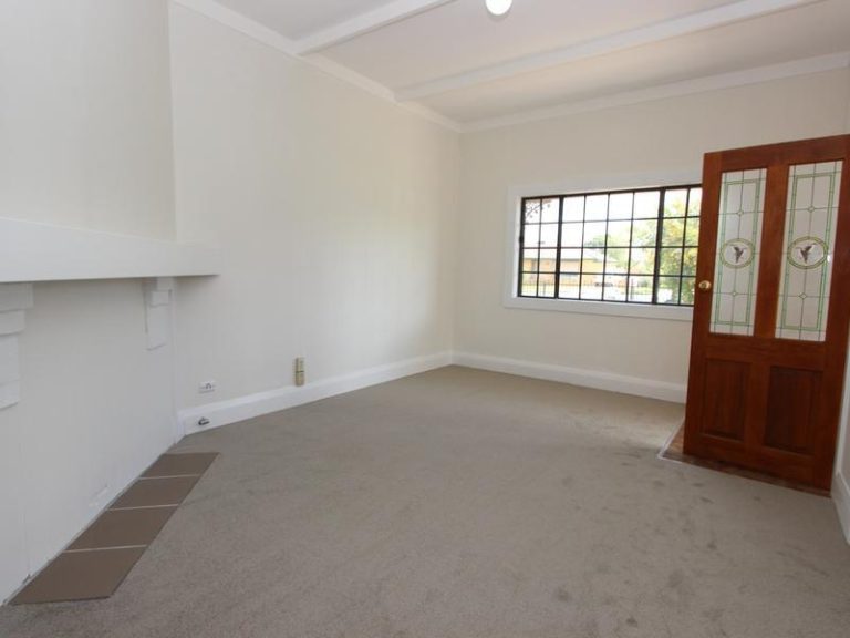 127 Vesper Street, Temora NSW 2666 - photo 5