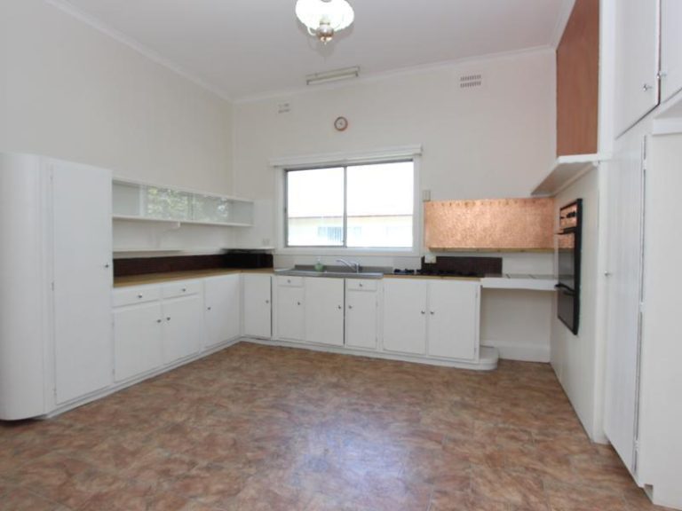 127 Vesper Street, Temora NSW 2666 - photo 9