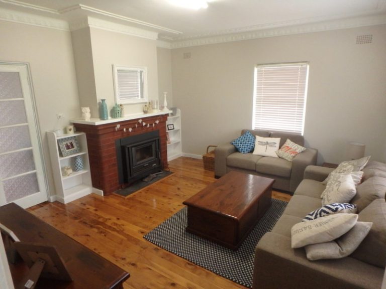 157 Polaris Street, Temora NSW 2666 - photo 2