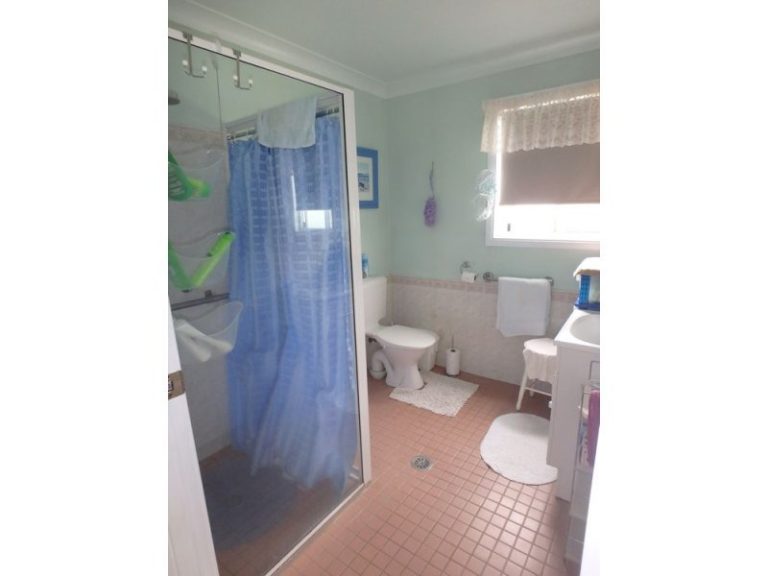 92A Kitchener Road, Temora NSW 2666 - photo 6