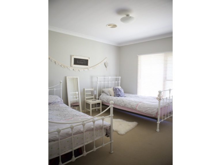 5 Rosella Street, Temora NSW 2666 - photo 13