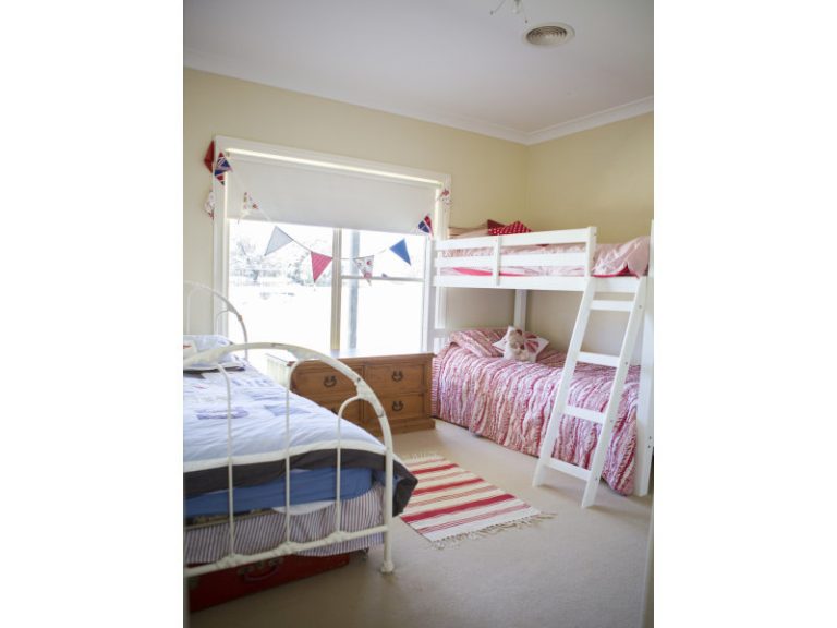 5 Rosella Street, Temora NSW 2666 - photo 15