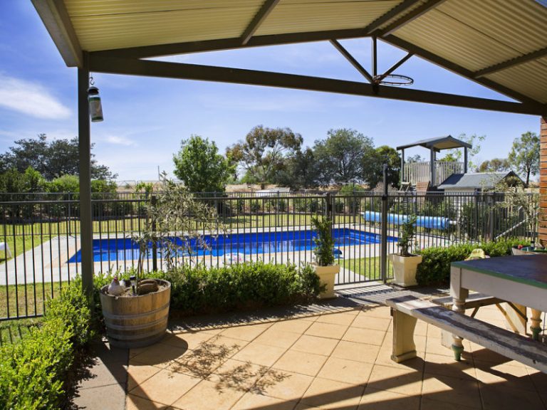 5 Rosella Street, Temora NSW 2666 - photo 20
