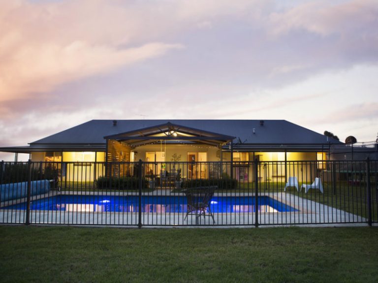 5 Rosella Street, Temora NSW 2666 - photo 4