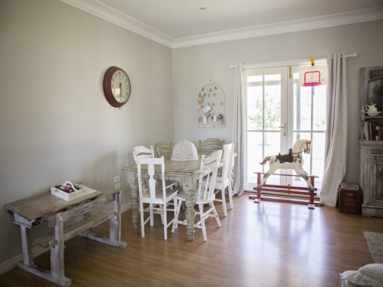 5 Rosella Street, Temora NSW 2666 - photo 9