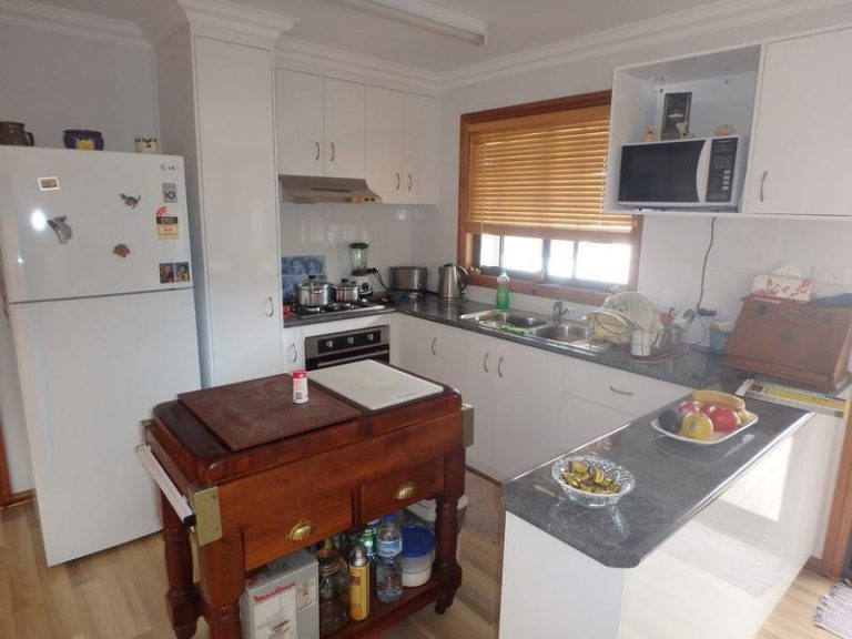 68 Ashelford Street, Temora NSW 2666 - photo 13