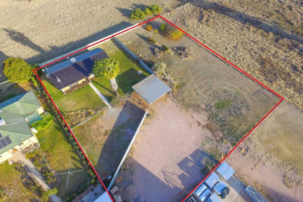 201 Irrigation Way, Narrandera NSW 2700 - photo 2