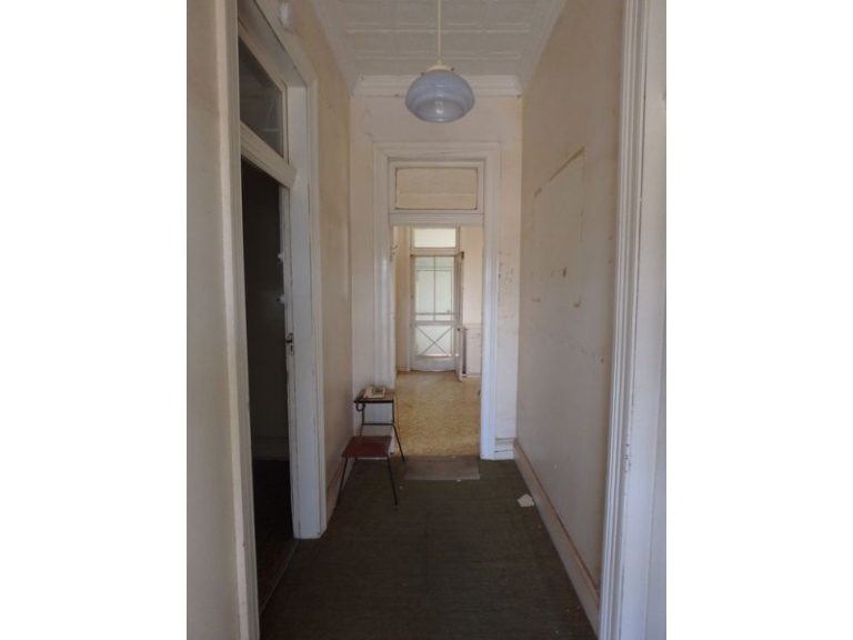 216 DeBoos Street, Temora NSW 2666 - photo 3