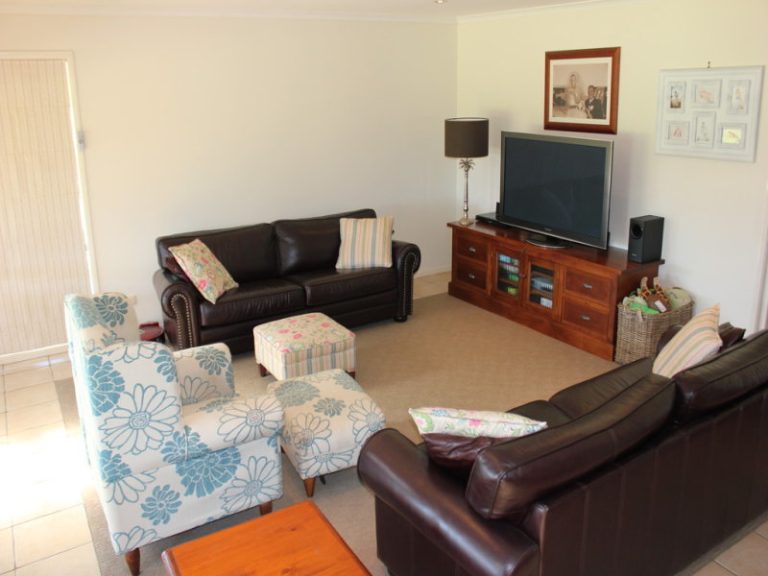 3 Rosella Street, Temora NSW 2666 - photo 7